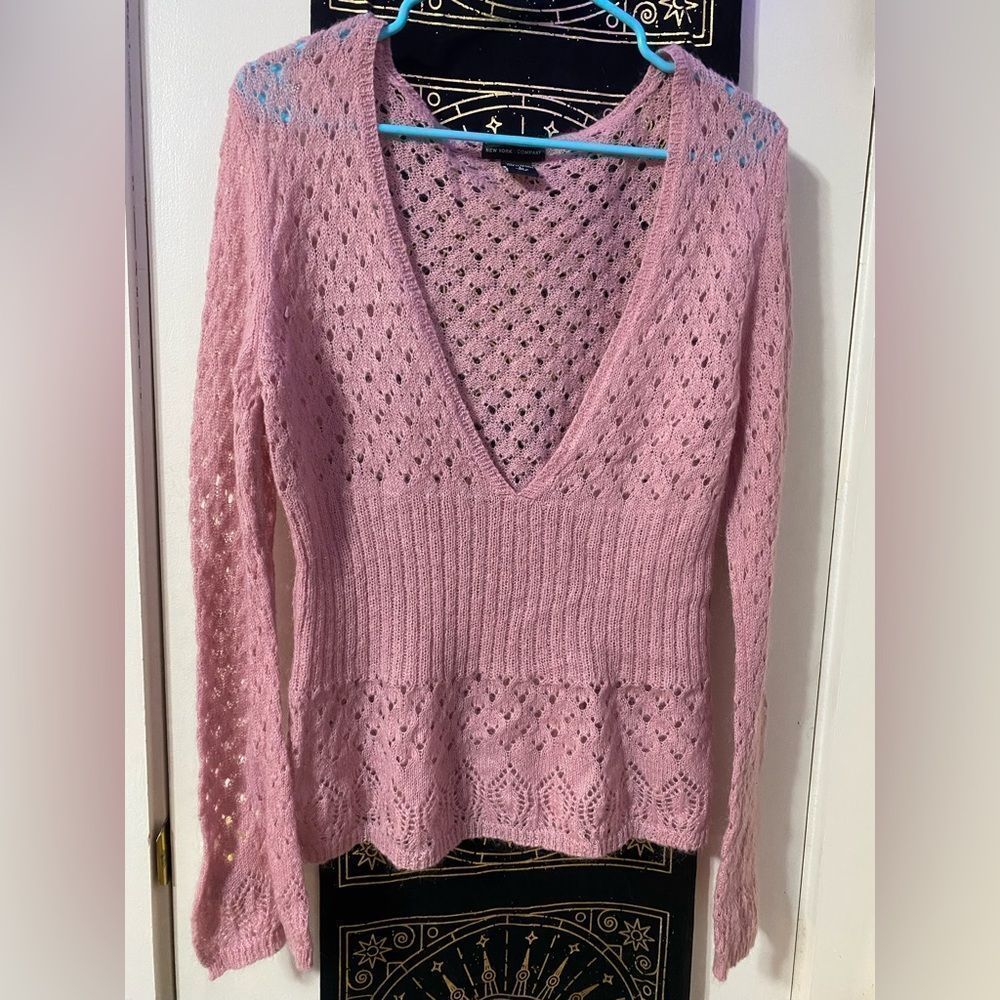 New York & Company Large Light Weight Floral Top long sleeve - cinch waist
